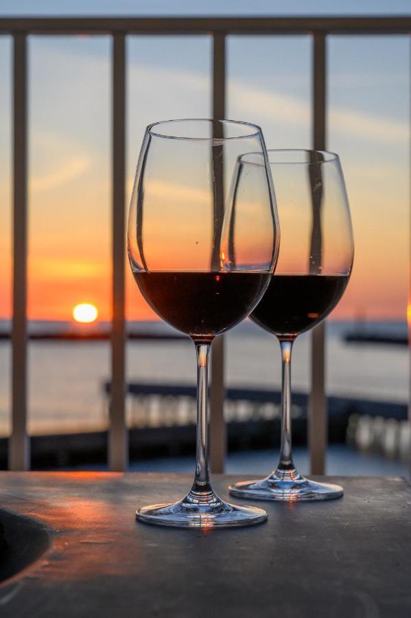 Sunset Boulevard 1 Apt 9 Bulwar Zachodzacego Slonca 1 W Marina Royale Darlowko Exterior photo